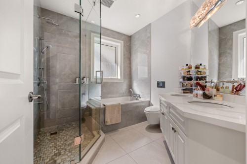 2756 38Th Avenue W, Vancouver, BC 