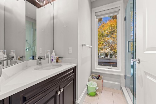 2756 38Th Avenue W, Vancouver, BC 