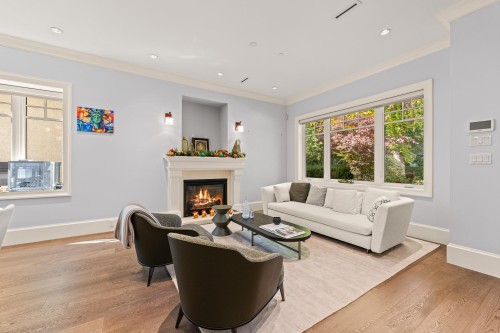2756 38Th Avenue W, Vancouver, BC 