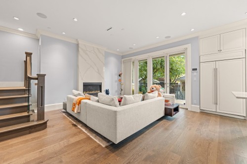 2756 38Th Avenue W, Vancouver, BC 