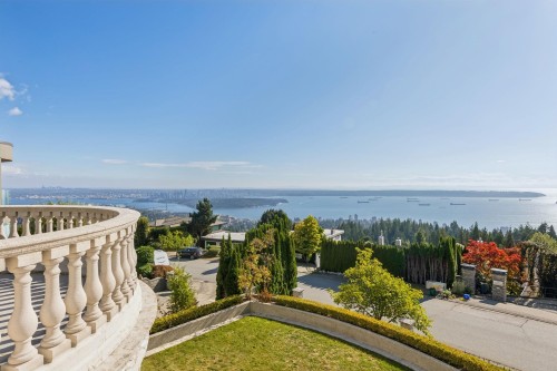 1471 Bramwell Road, West Vancouver, BC 