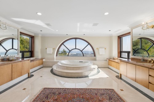 1471 Bramwell Road, West Vancouver, BC 