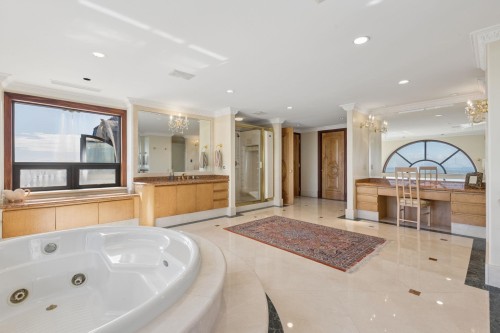 1471 Bramwell Road, West Vancouver, BC 