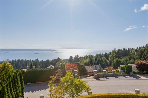 1471 Bramwell Road, West Vancouver, BC 