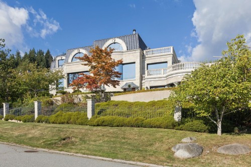 1471 Bramwell Road, West Vancouver, BC 