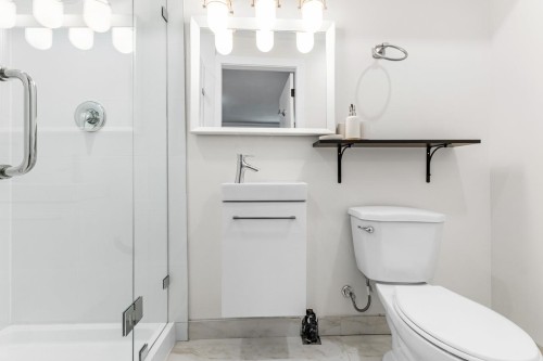 5670 Kullahun Drive, Vancouver, BC 