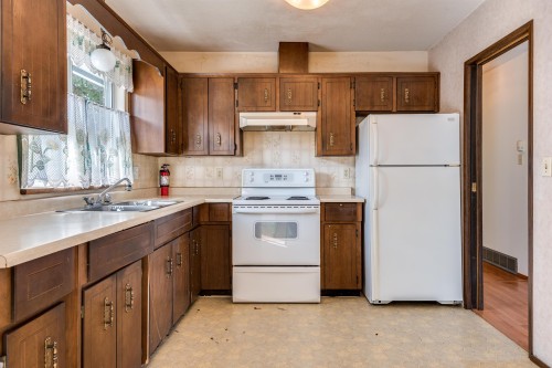 1260 Victoria Drive, Port Coquitlam, BC 