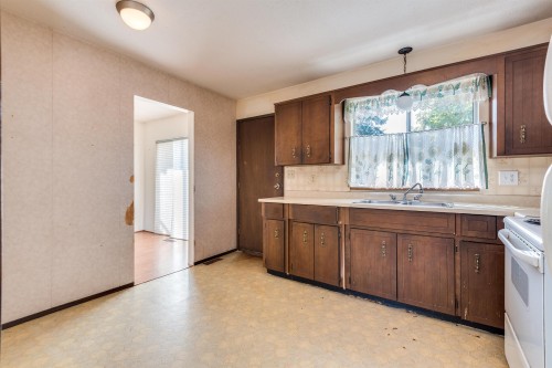 1260 Victoria Drive, Port Coquitlam, BC 