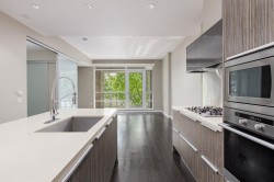 209-1616 Columbia Street  Vancouver, BC V5Y 0B7