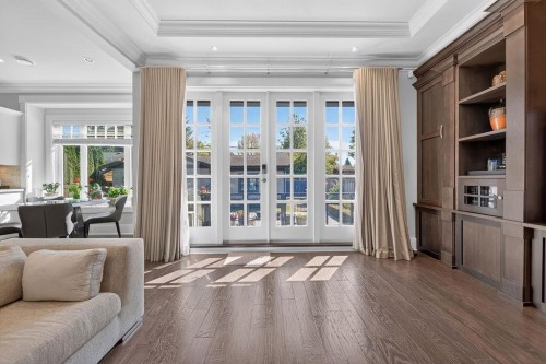 2398 Oliver Crescent, Vancouver, BC 