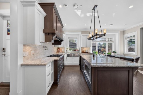 2398 Oliver Crescent, Vancouver, BC 