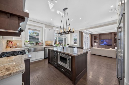 2398 Oliver Crescent, Vancouver, BC 