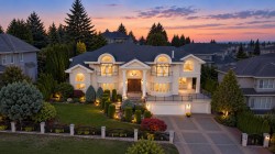 3059 Plateau Boulevard  Coquitlam, BC V3E 2Y7