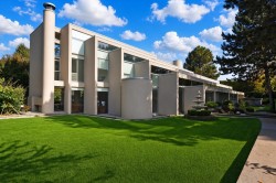 1919 57th Avenue W Vancouver, BC V6P 1T9