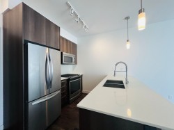 416-7058 14th Avenue Burnaby, BC V3N 0E6