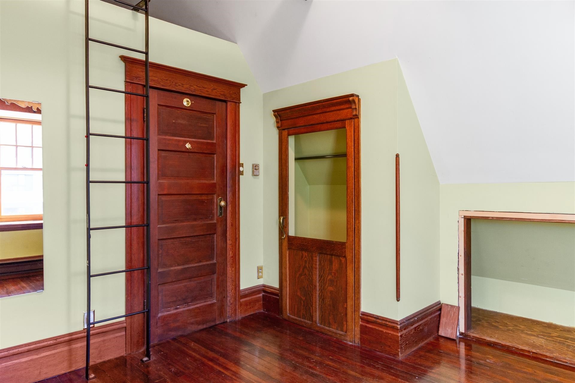 1663 Adanac Street, Vancouver, BC