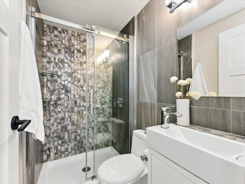 3454 3Rd Avenue W, Vancouver, BC 