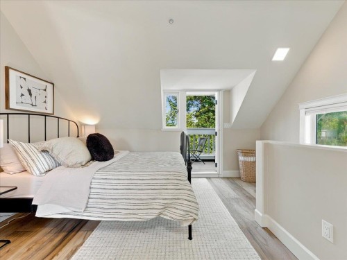 3454 3Rd Avenue W, Vancouver, BC 