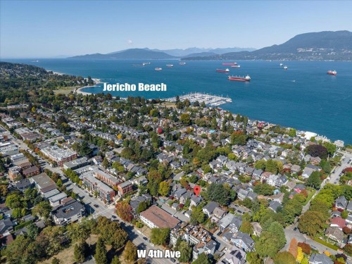 3454 3Rd Avenue W, Vancouver, BC 