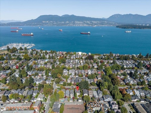 3454 3Rd Avenue W, Vancouver, BC 