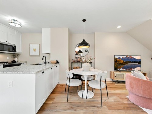 3454 3Rd Avenue W, Vancouver, BC 