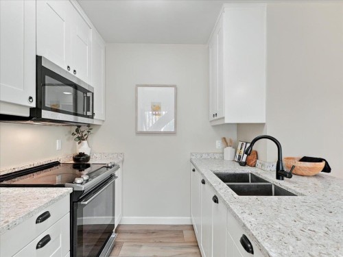 3454 3Rd Avenue W, Vancouver, BC 