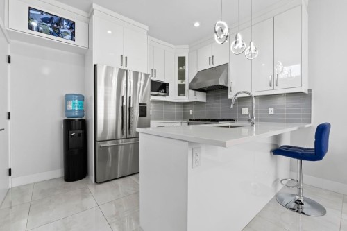 6751 Knight Street, Vancouver, BC 
