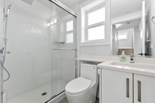 6751 Knight Street, Vancouver, BC 