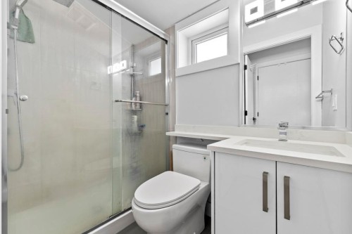 6751 Knight Street, Vancouver, BC 