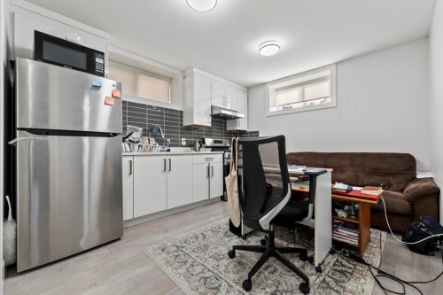 6751 Knight Street, Vancouver, BC 
