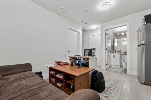 6751 Knight Street, Vancouver, BC 