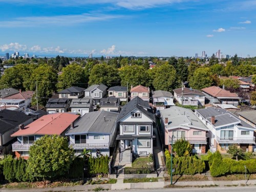 6751 Knight Street, Vancouver, BC 