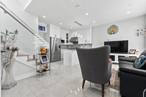 6751 Knight Street, Vancouver, BC 