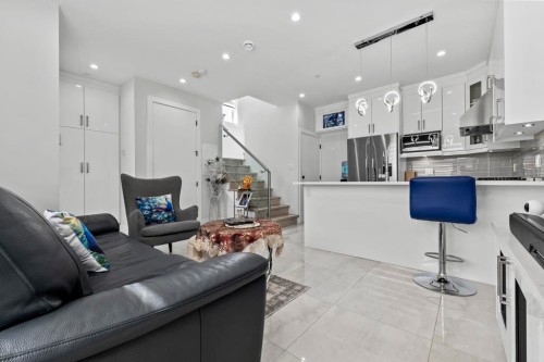 6751 Knight Street, Vancouver, BC 