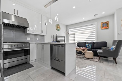 6751 Knight Street, Vancouver, BC 