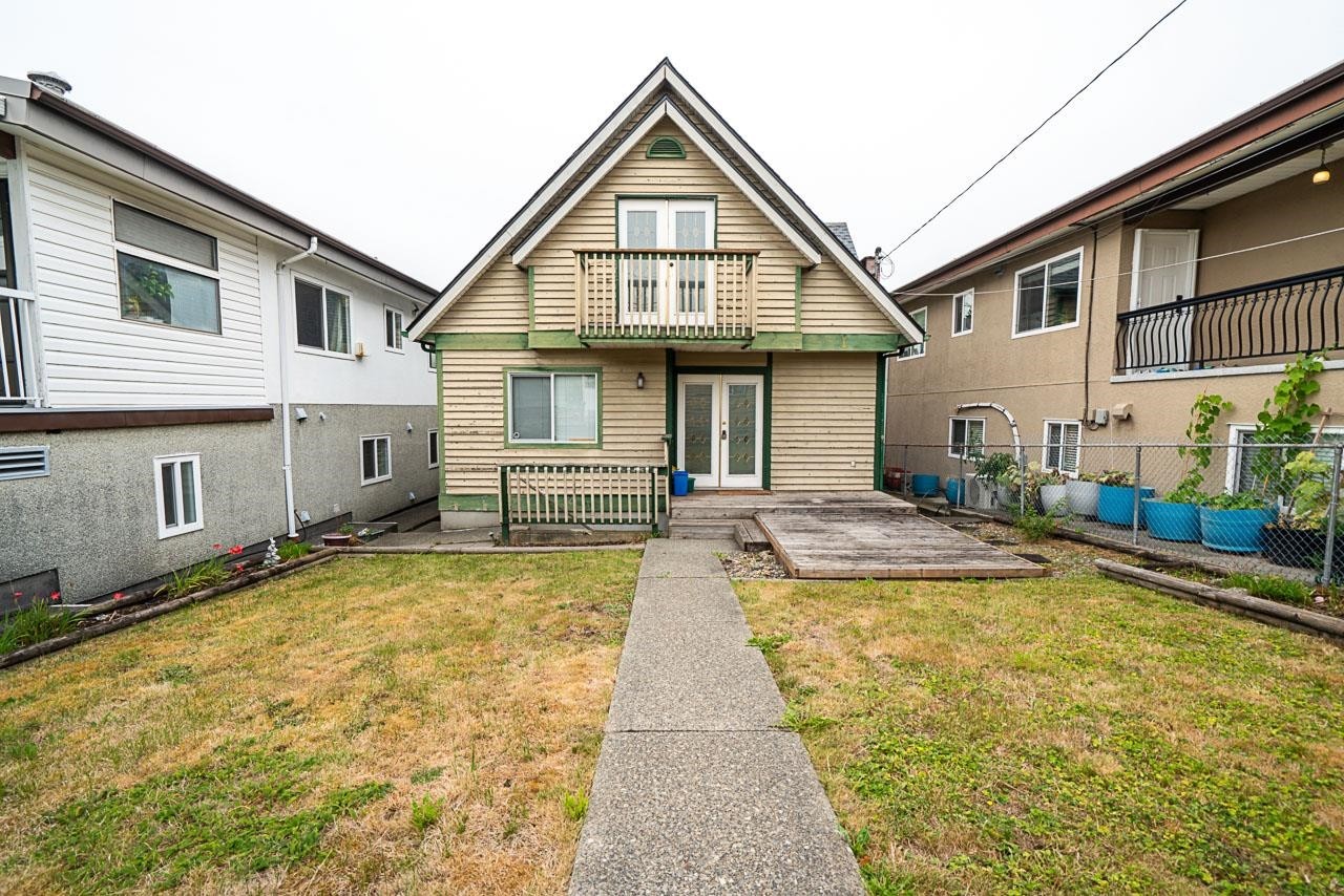2948 Grant Street, Vancouver, BC