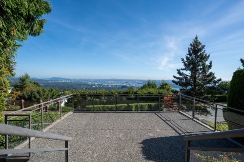 1437 Bramwell Road, West Vancouver, BC 