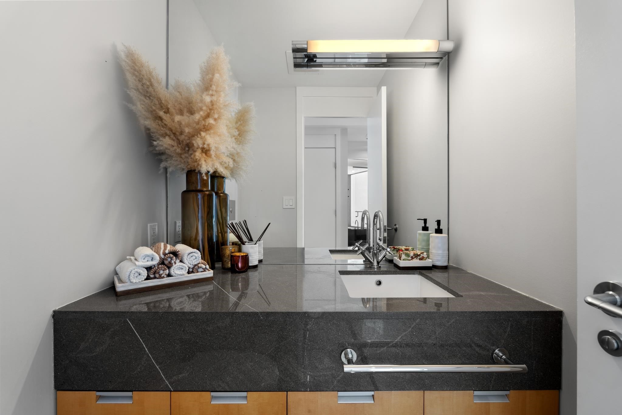 2605-1077 Cordova Street W, Vancouver, BC