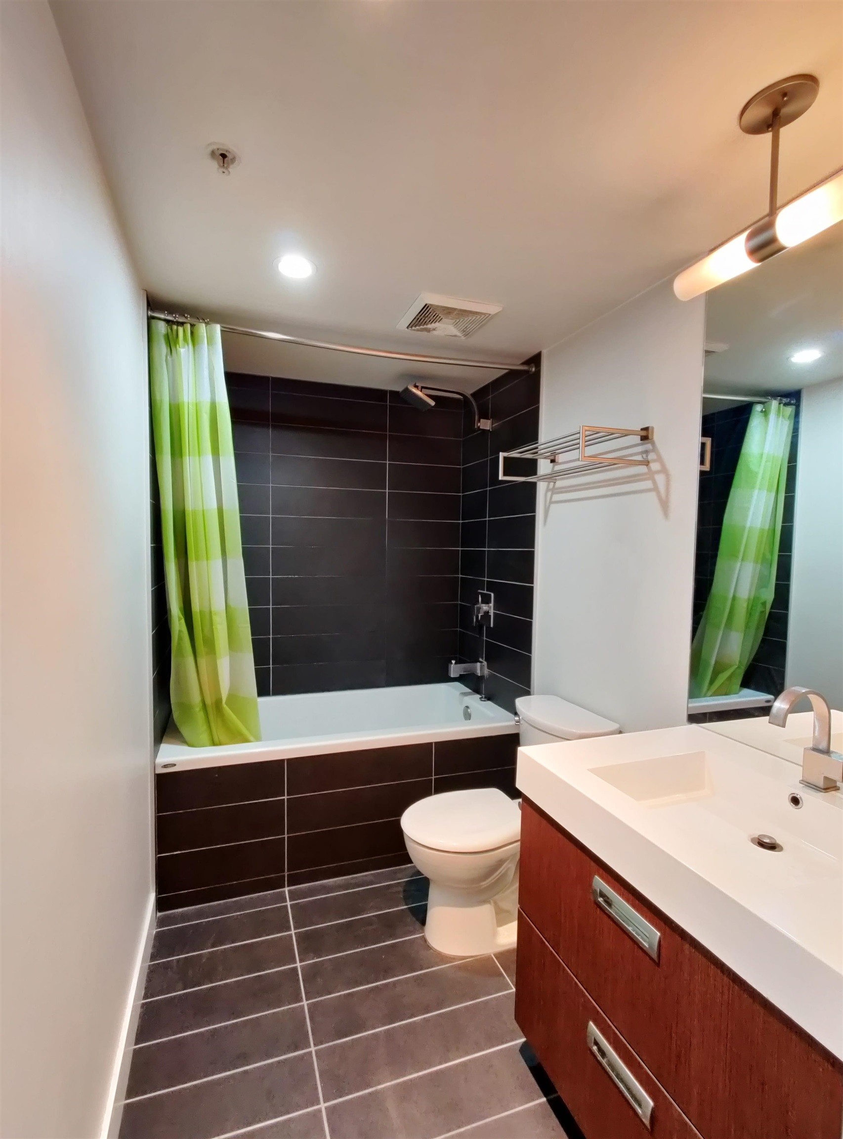 1002-1055 Richards Street, Vancouver, BC