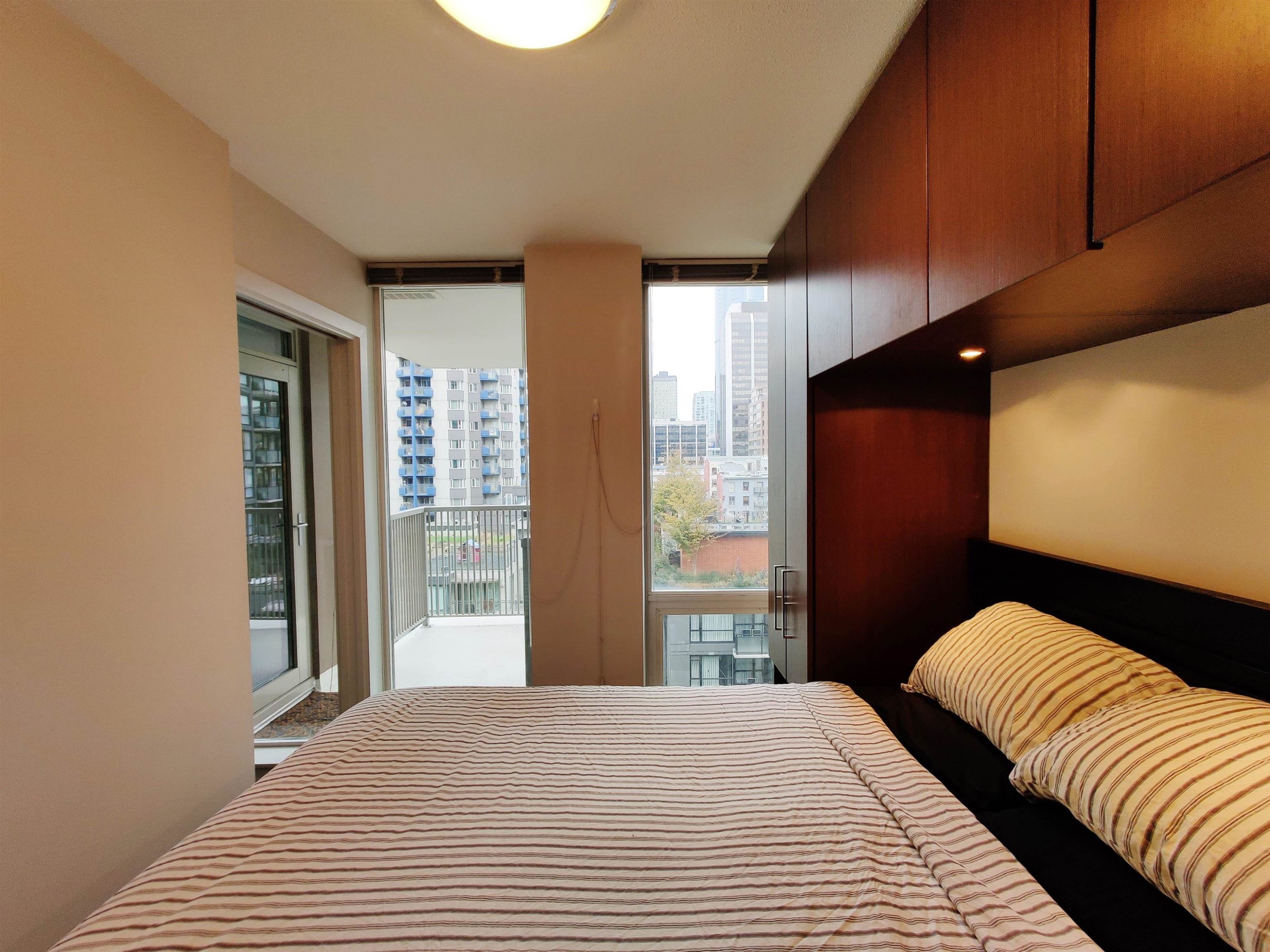 1002-1055 Richards Street, Vancouver, BC