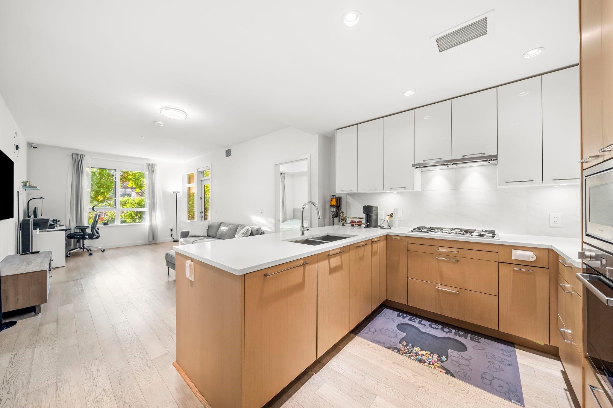 123-4033 May Drive, Richmond, BC