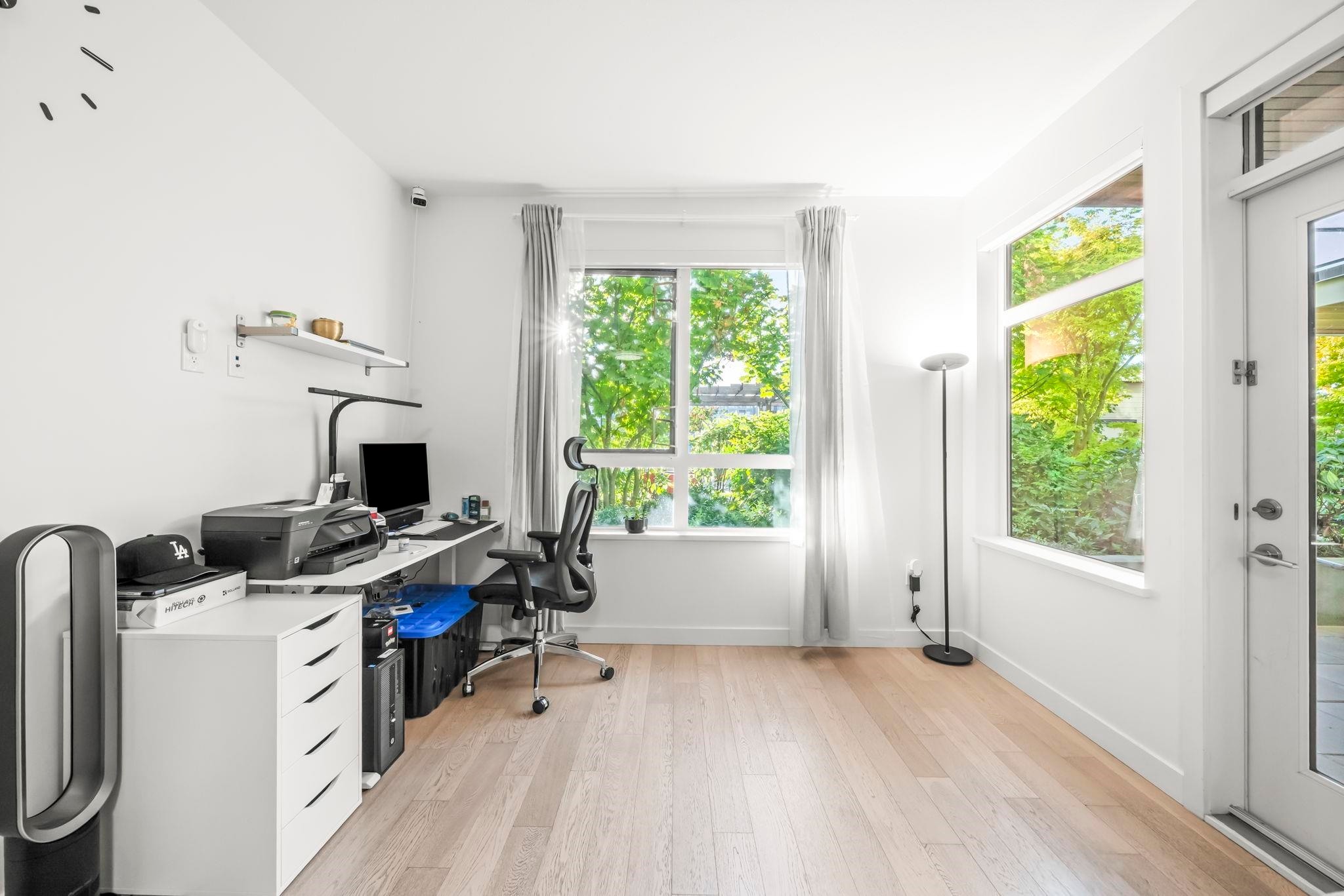 123-4033 May Drive, Richmond, BC