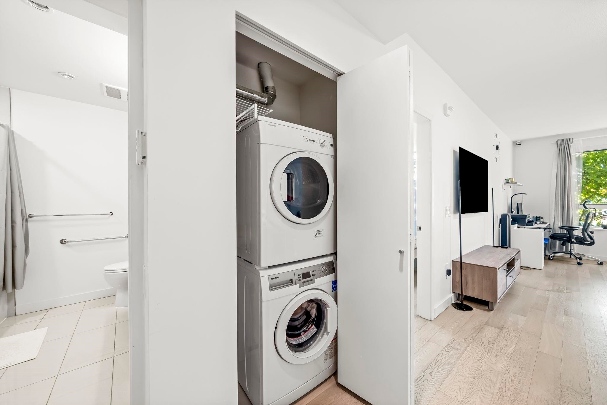 123-4033 May Drive, Richmond, BC