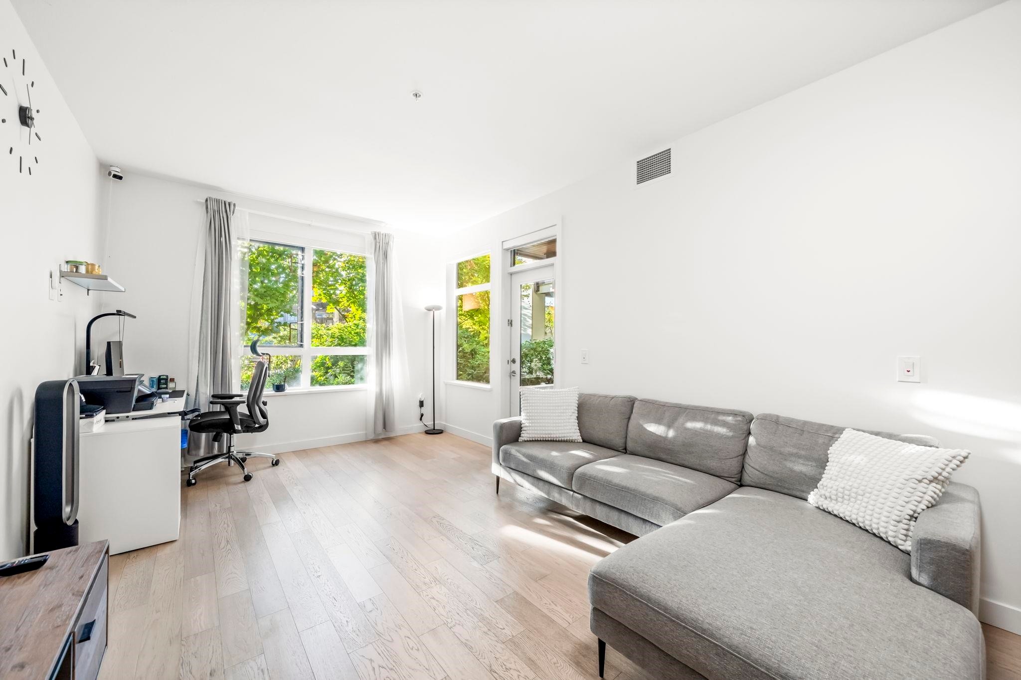 123-4033 May Drive, Richmond, BC