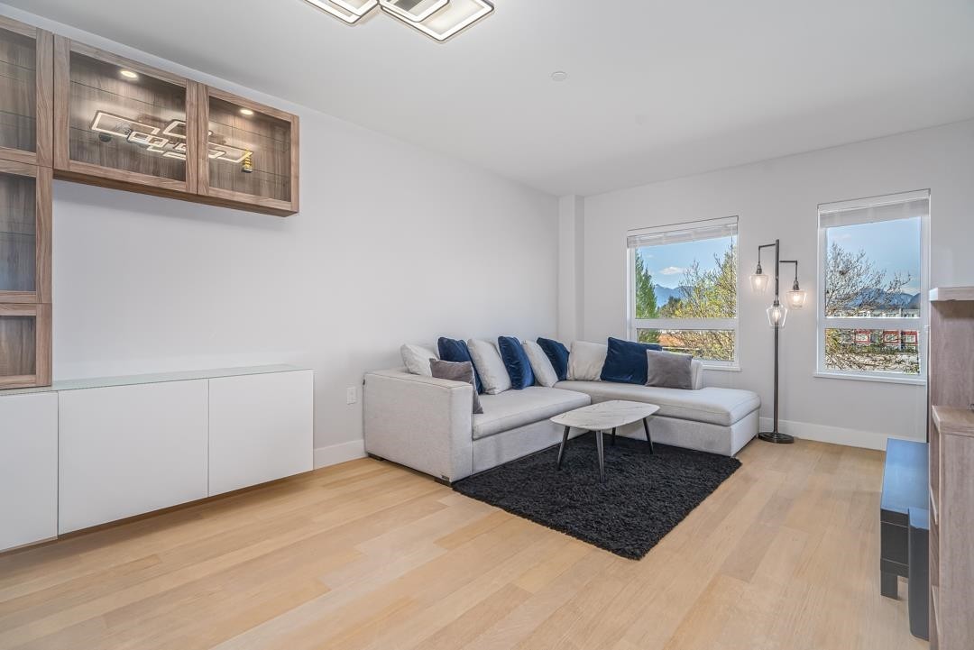 303-22226 Brown Avenue, Maple Ridge, BC
