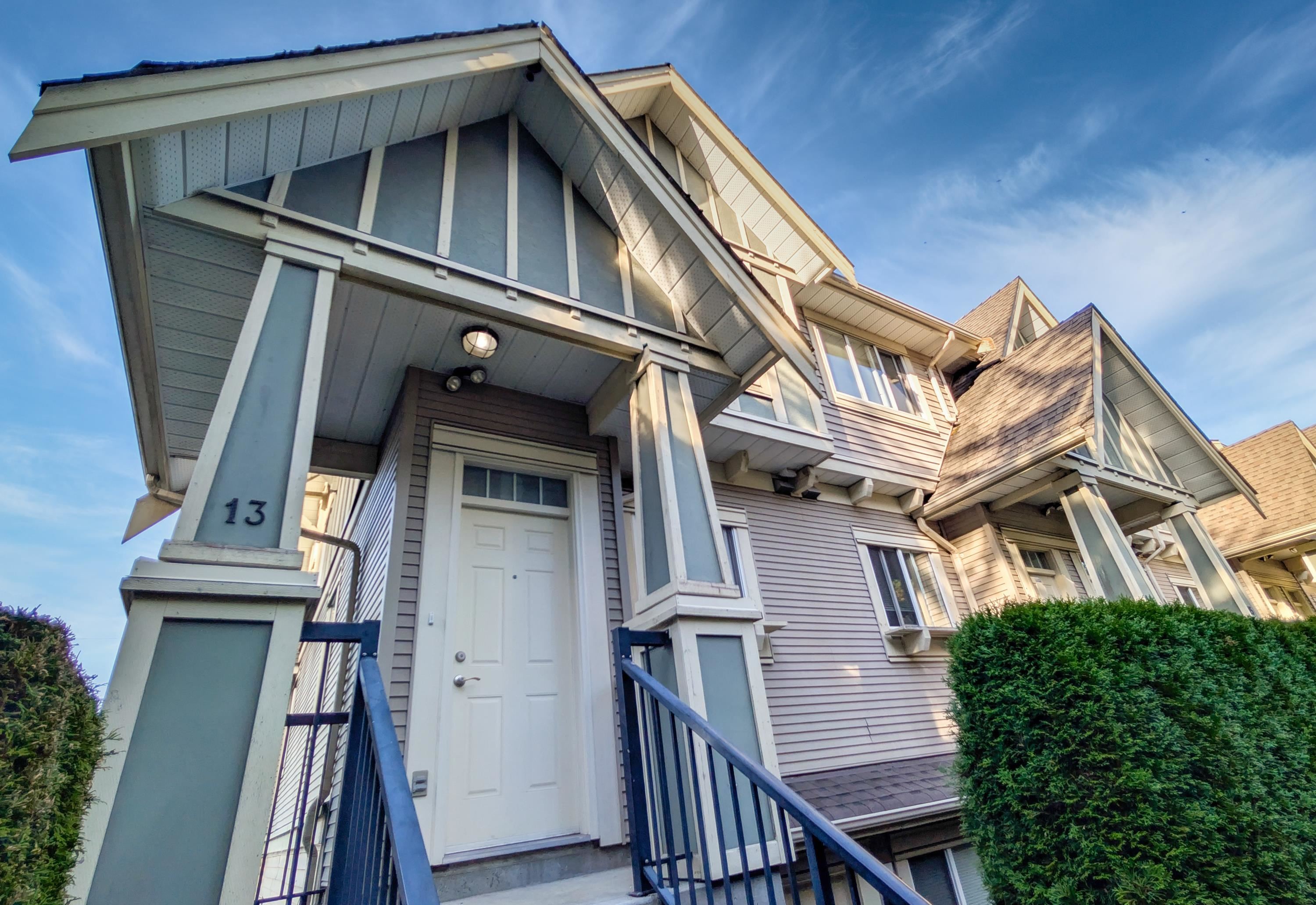 13-4288 Sardis Street, Burnaby, BC