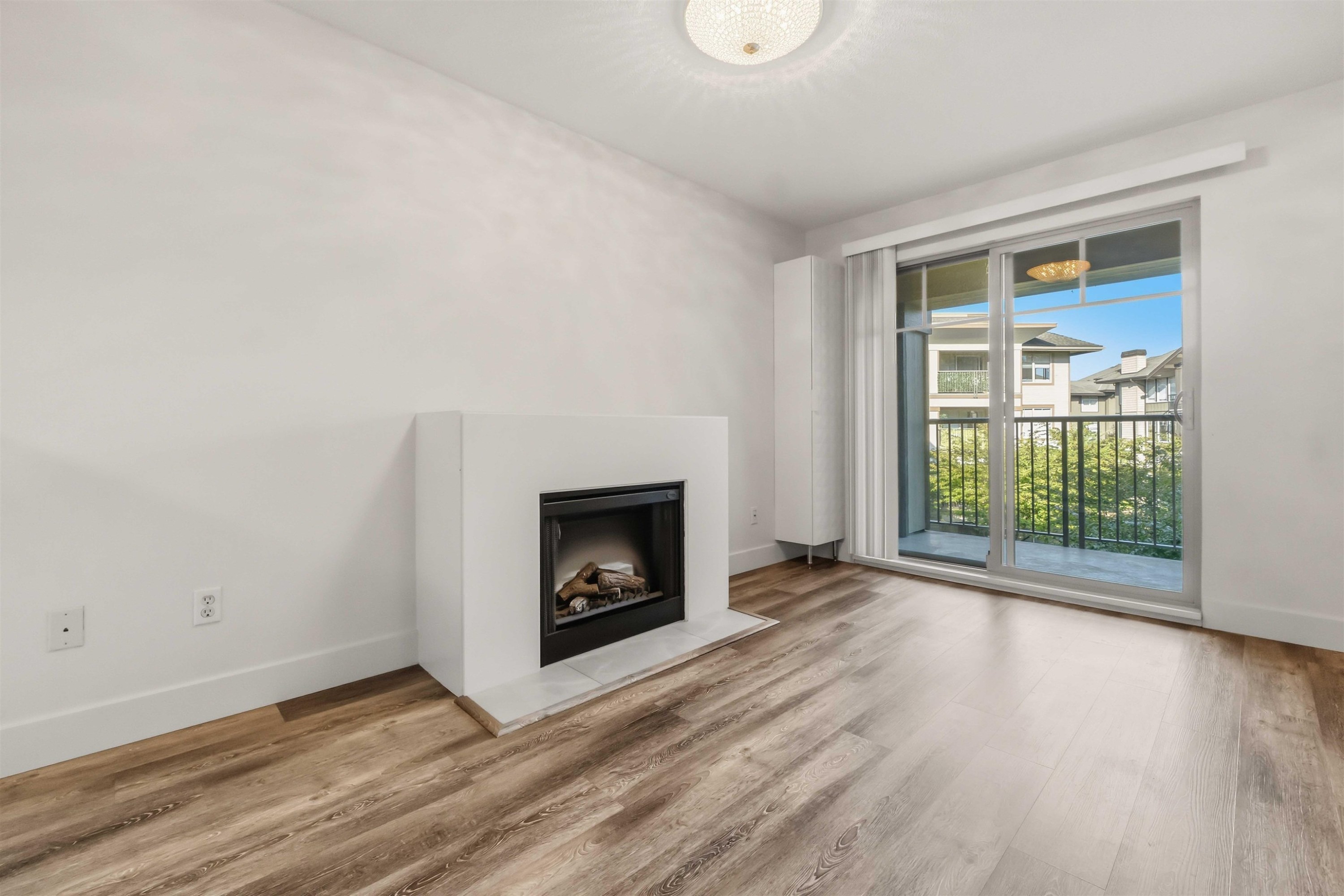 327-12248 224 Street, Maple Ridge, BC