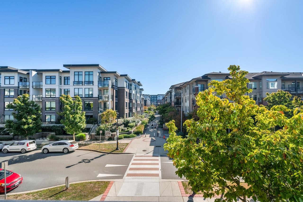237-9399 Odlin Road, Richmond, BC