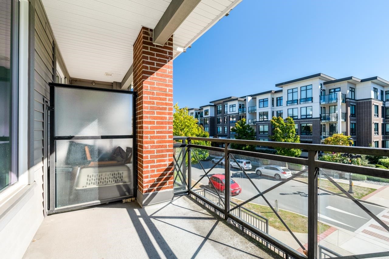 237-9399 Odlin Road, Richmond, BC