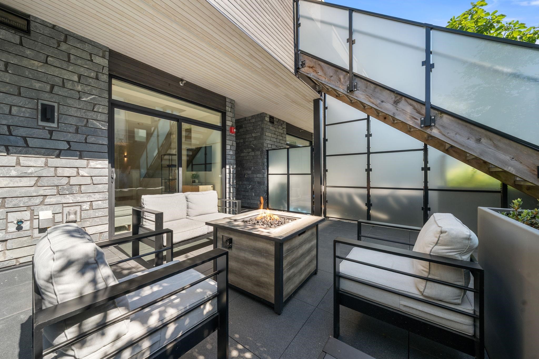 127-650 2Nd Street E, North Vancouver, BC